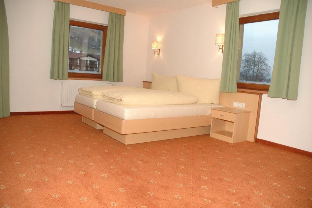 Appartementhaus Zum Zegger Neustift im Stubaital Ruang foto