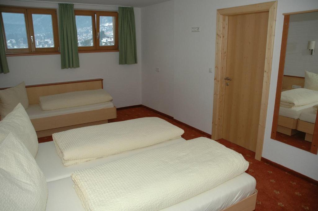 Appartementhaus Zum Zegger Neustift im Stubaital Ruang foto